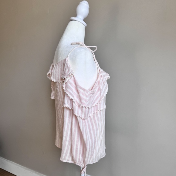 CeCe Off the Shoulder Ruffle Top Blush and White Size Small - Picture 3 of 6